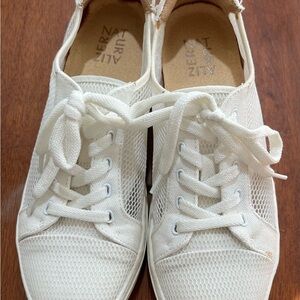 Women's 9 Naturalizer White Sneakers